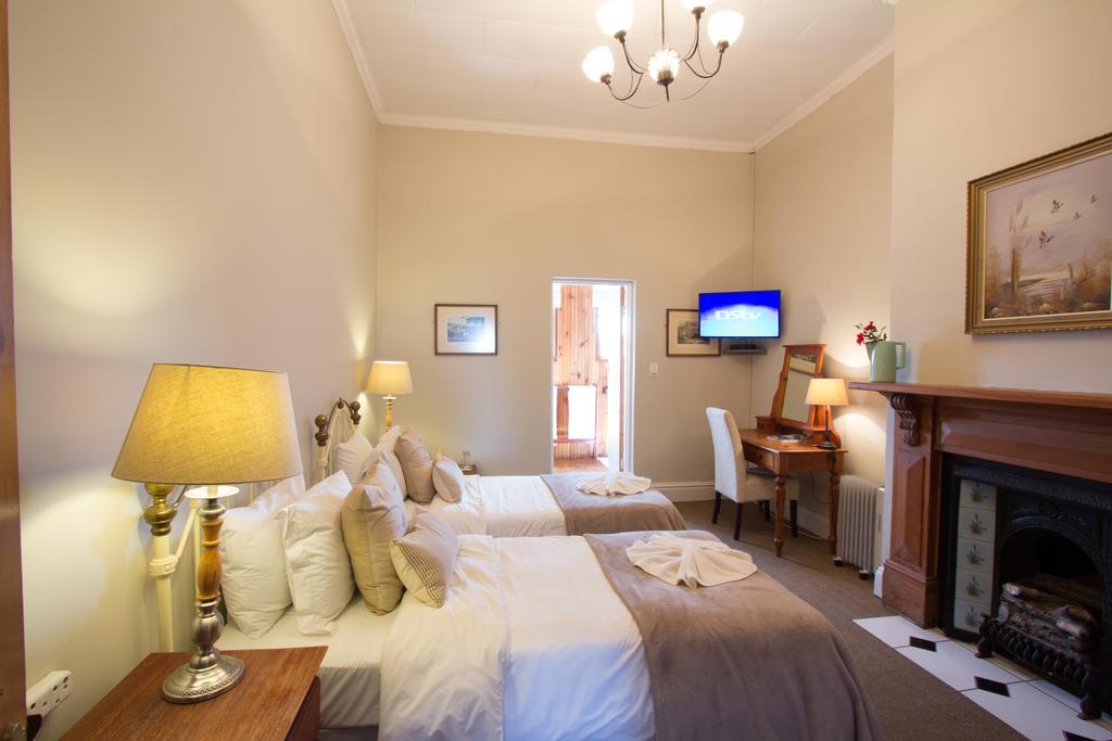 The Nottingham Road Hotel Bagian luar foto